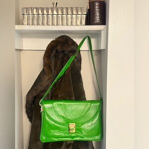 Chic Green Shoulder Bag